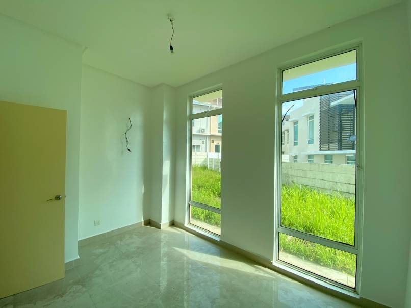 Lake Valley Avenue 6, Bandar Tun Hussein Onn - photo 11