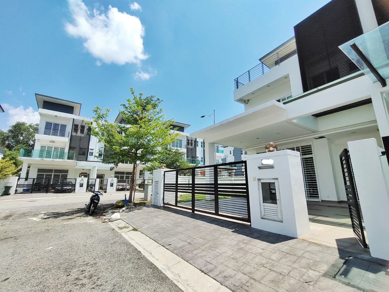Suria Villa - photo 2