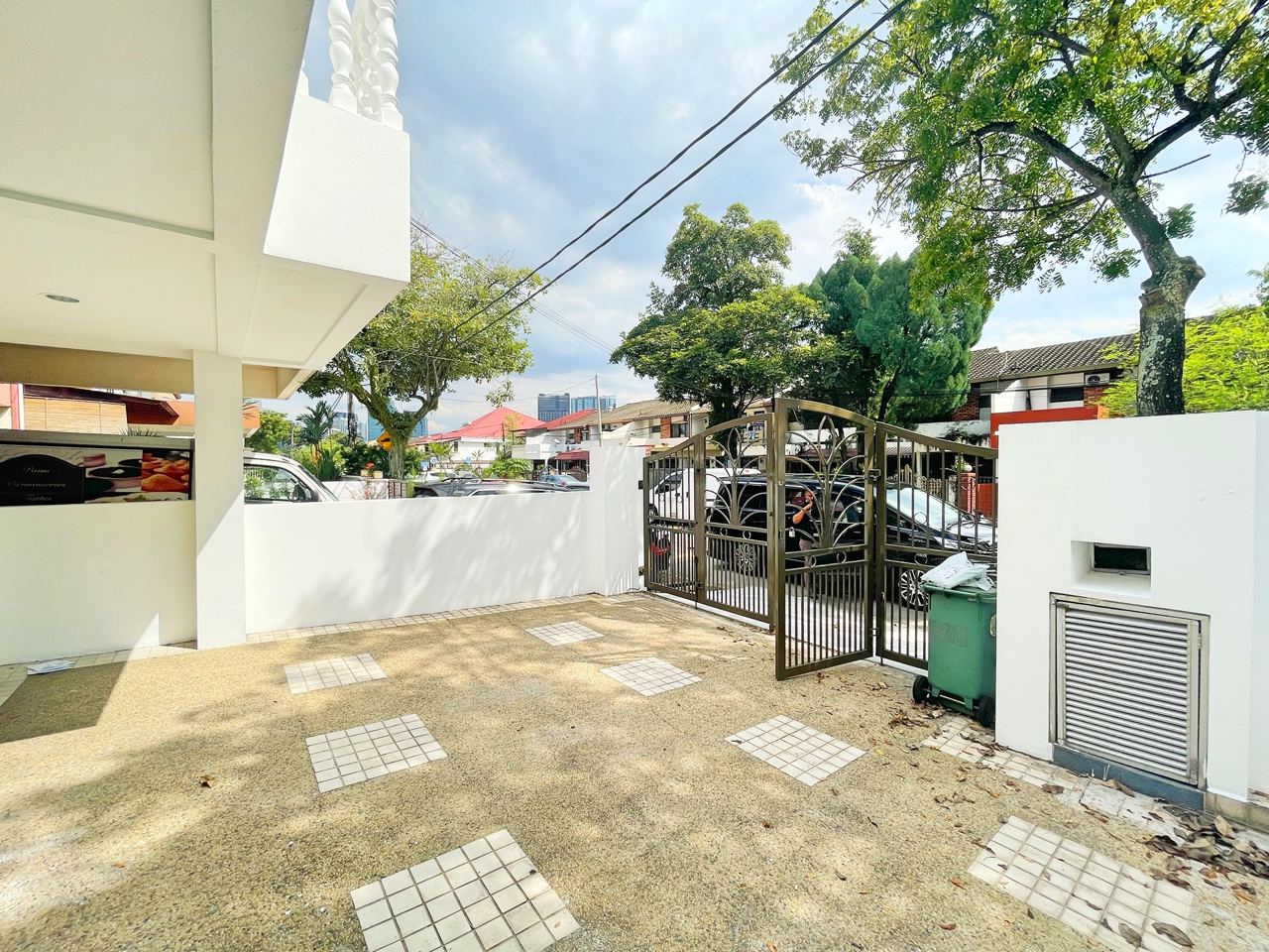 Jalan Telawi - photo 3