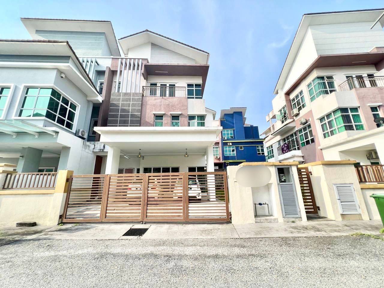 Lake Valley, Bandar Tun Hussein Onn - photo 2
