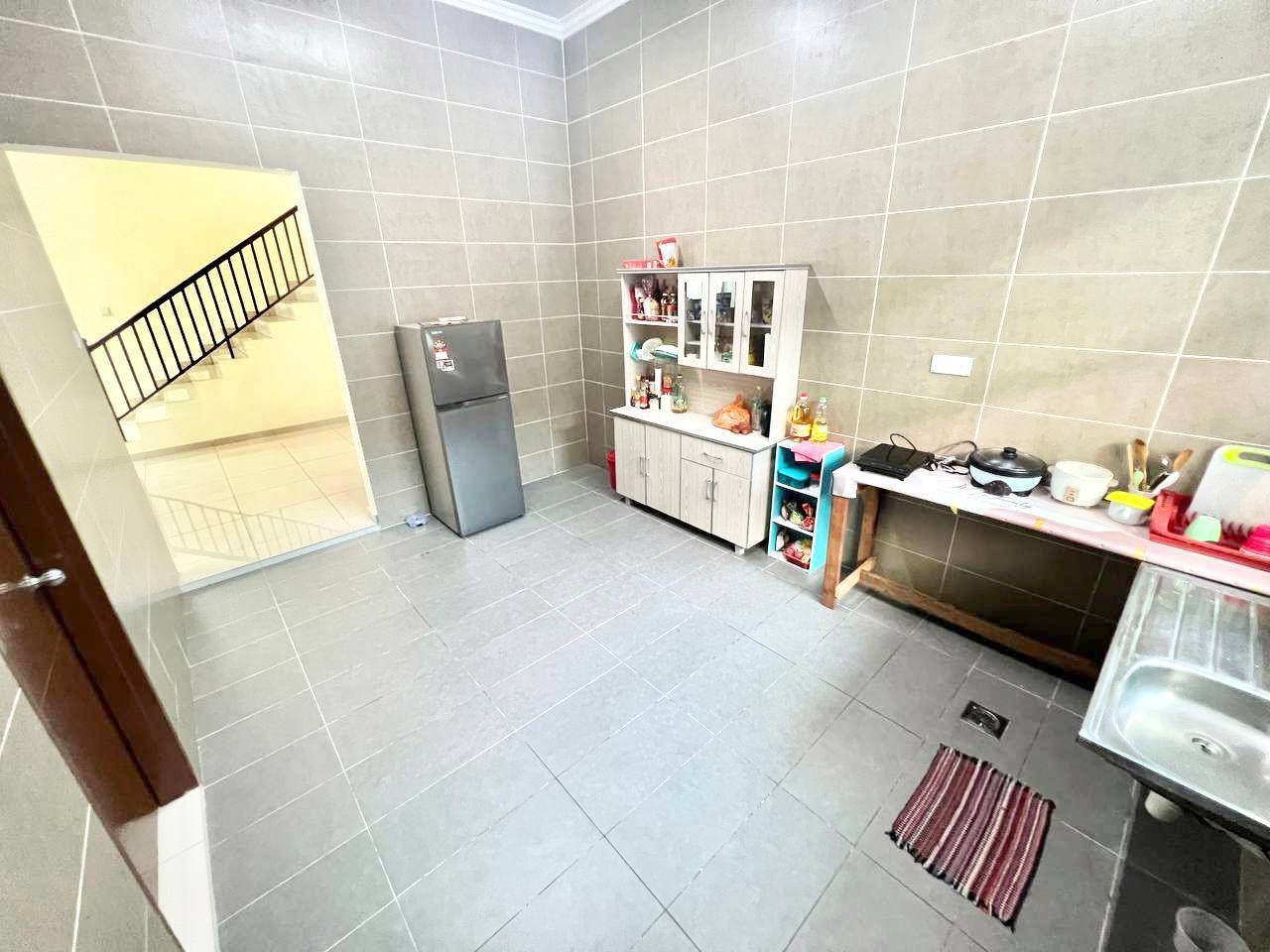 Lake Valley, Bandar Tun Hussein Onn - photo 12