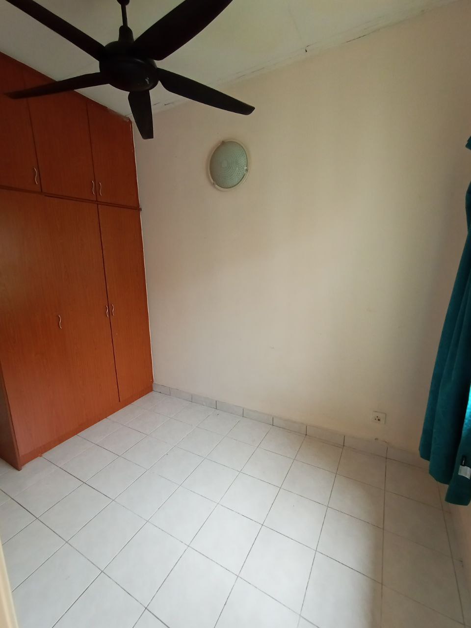 Taman Bukit Subang - photo 12