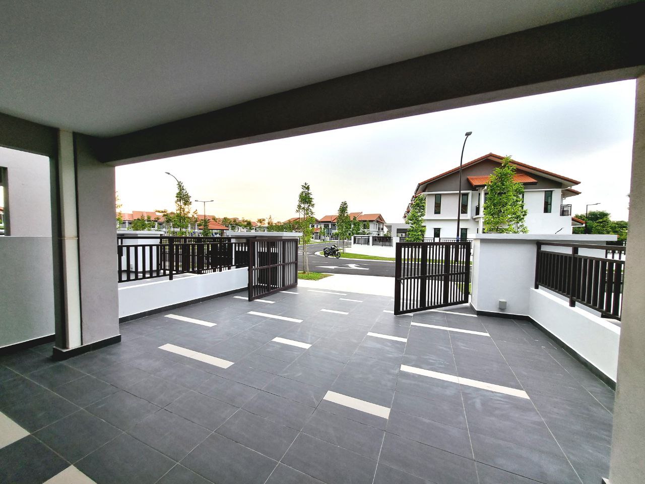 Viola, Alam Impian - photo 12