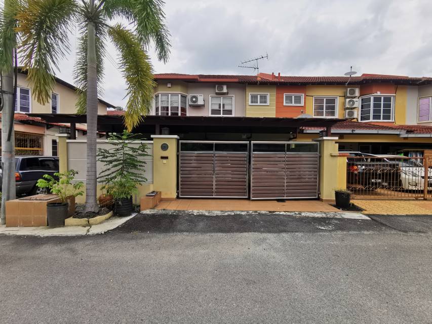 End Lot Double Storey Terrace House
