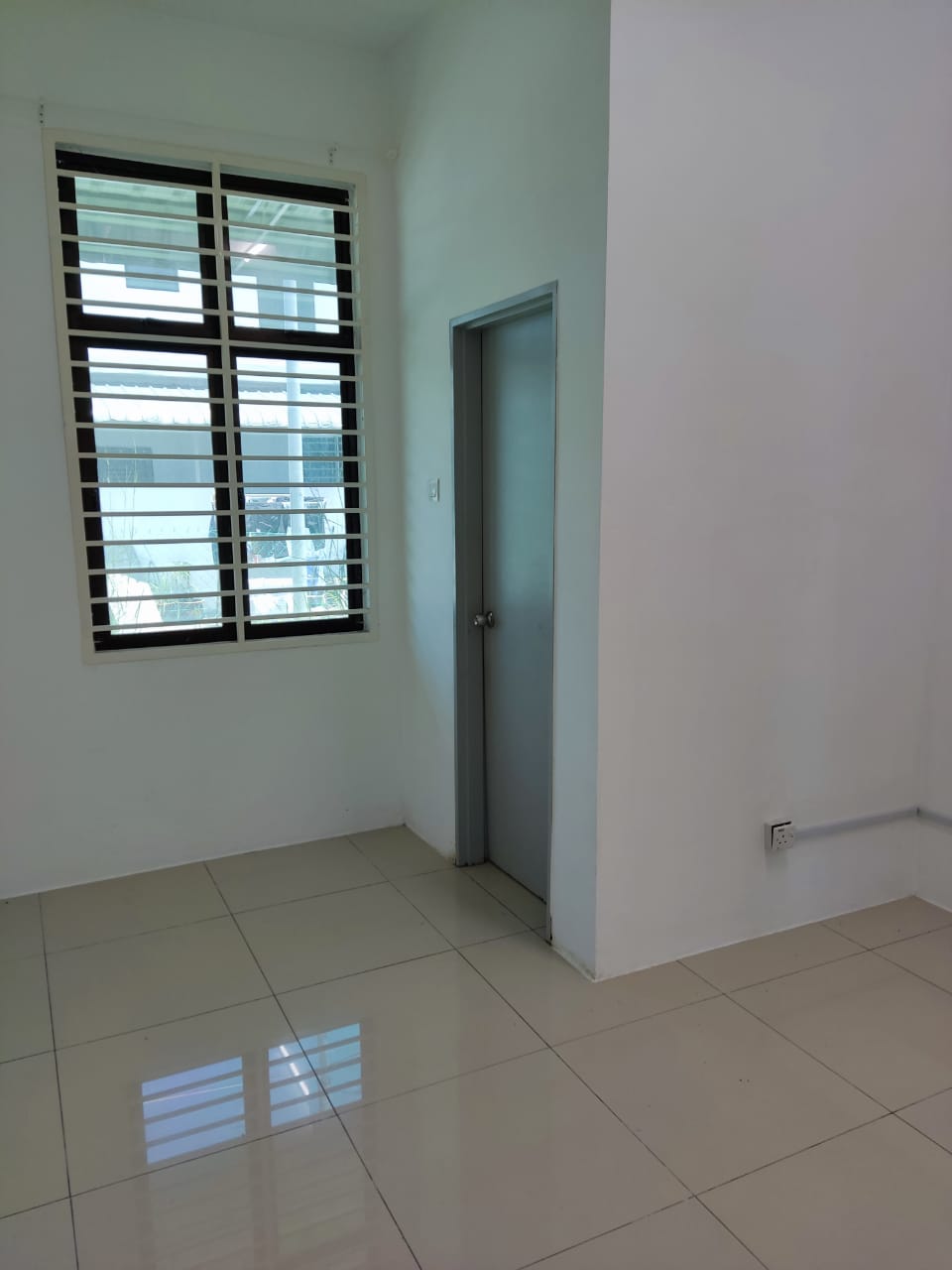 2 Storey Terrace FACING FIELD - photo 9
