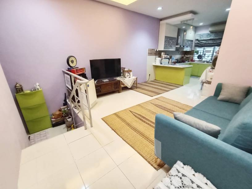 Town Villa Townhouse, Taman Tasik Puchong - photo 2