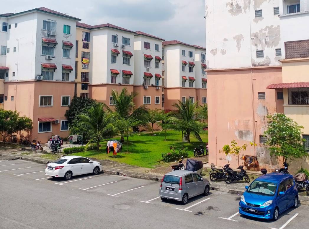Lotus Apartment 3rd floor, Puchong Prima near LRT