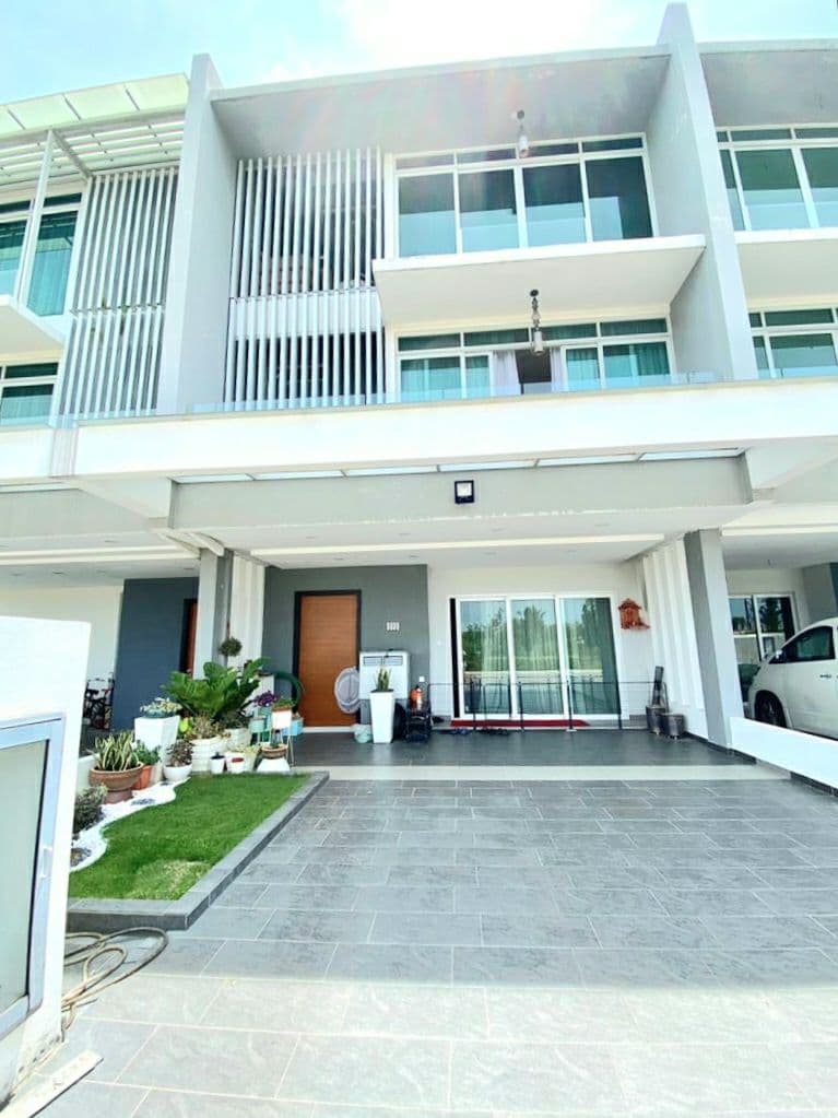 D Island Residence