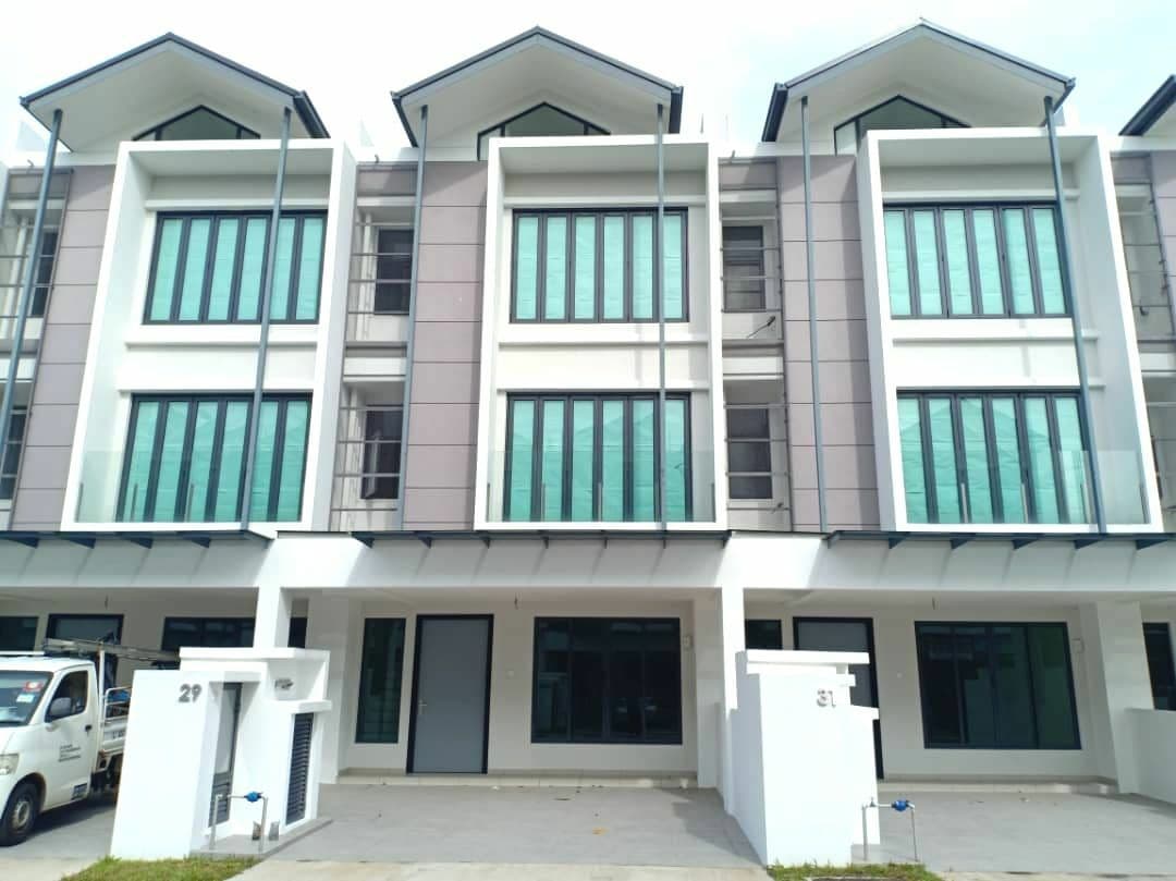 Andira Park