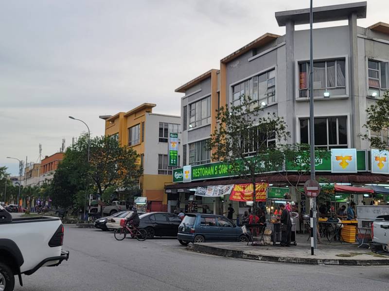 Shop Lot Taman Putra Prima - photo 5