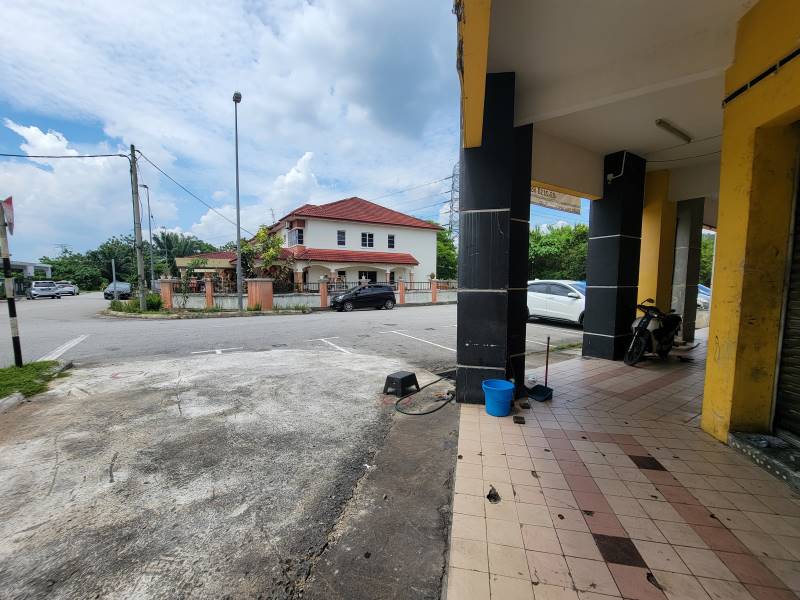 Shop Lot Pekan Salak, Sepanga - photo 3