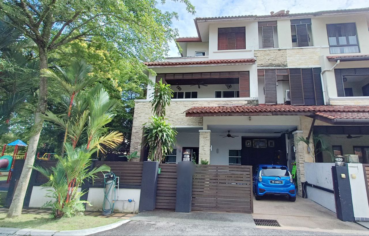 Endlot 3 Storey  Semi D Beverly Heights Ampang