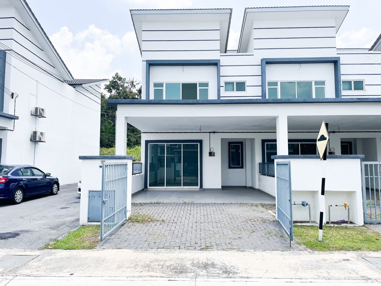 BRAND NEW Double Storey Diamond Garden Denkil