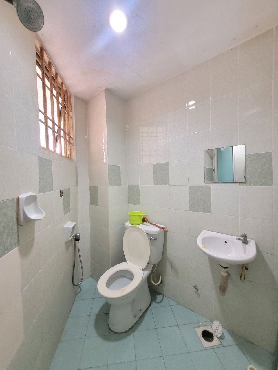 Renovated Zamrud Apartment - photo 12