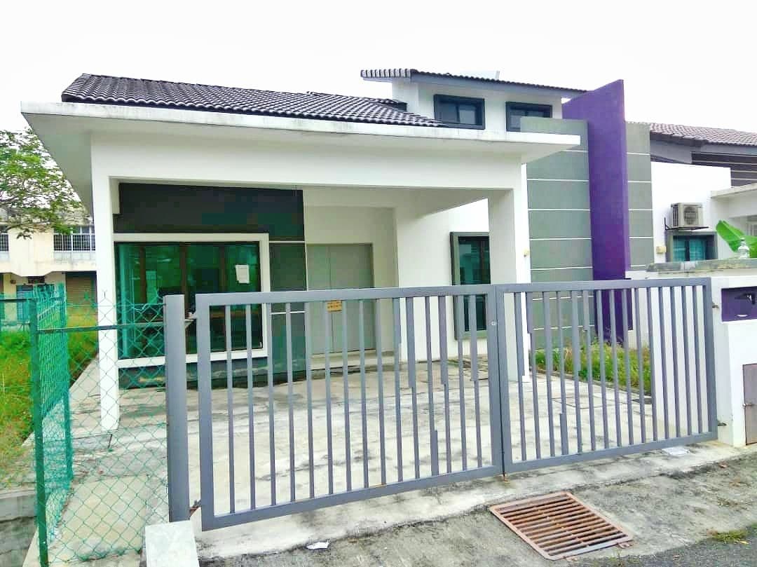 Freehold Semi D House Banting Taman Langat Jaya