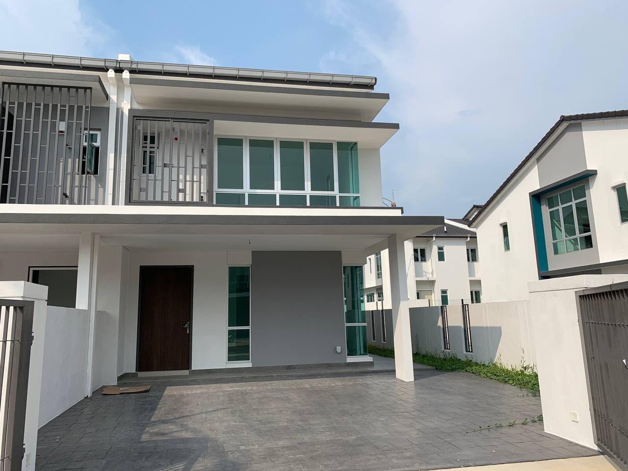 END LOT DOUBLE STOREY HOUSE SERENIA CITY, SEPANG