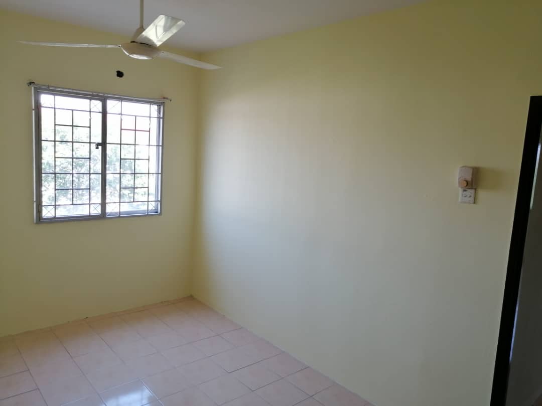 Kinrara Putri Apartment at Puchong - photo 2
