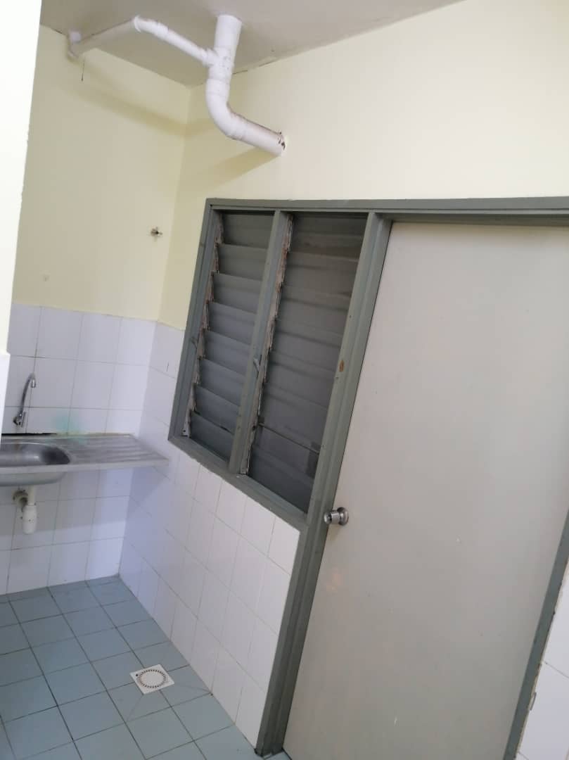 Kinrara Putri Apartment at Puchong - photo 4