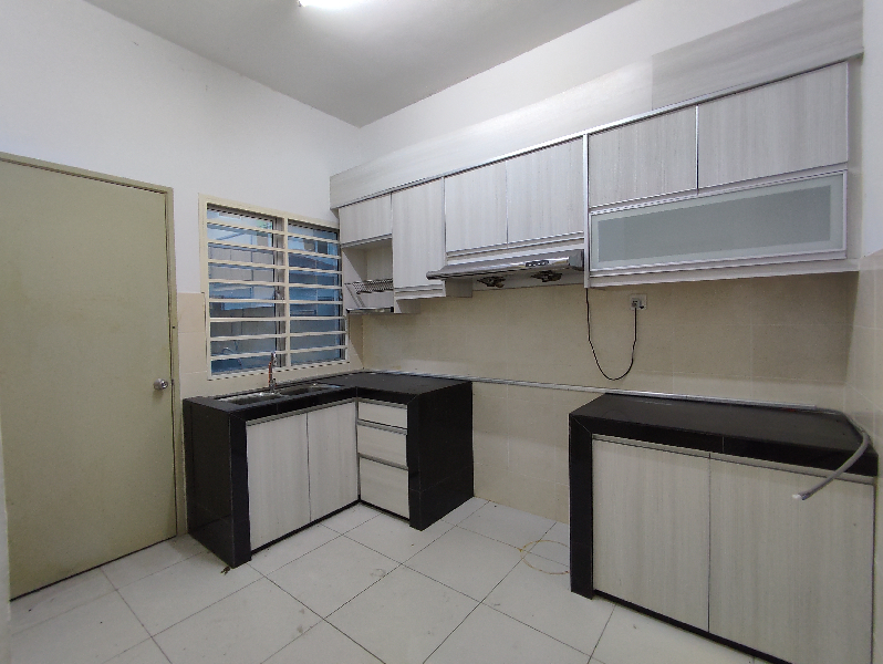 2sty gated and guarded at Taman Pelangi Semenyih 2