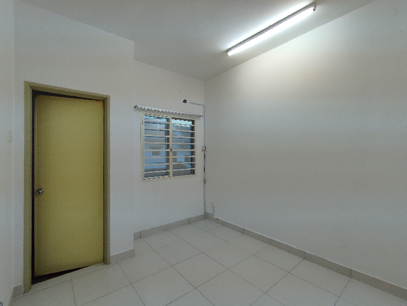 [KITCHEN CABINET + AIRCOND] 2Sty Gated Guarded in Semenyih - photo 8