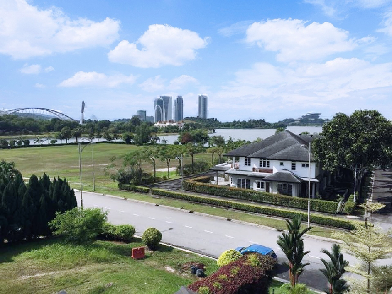RENOVATED and FURNISHED 3sty Bungalow in Cyberjaya