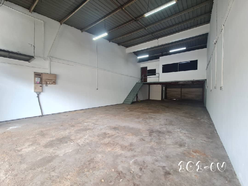 Port Klang WIT Pandamaran # # Selat Selatan 1.5 Storey Link Factory / Warehouse For Rent Limited uni - photo 2