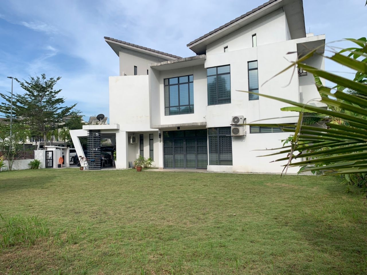 2 Storey Terrace Corner Lot, Glenmarie, Shah Alam - photo 2
