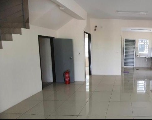 2 Storey Terrace, Irama Perdana, LBS Alam Perdana - photo 3