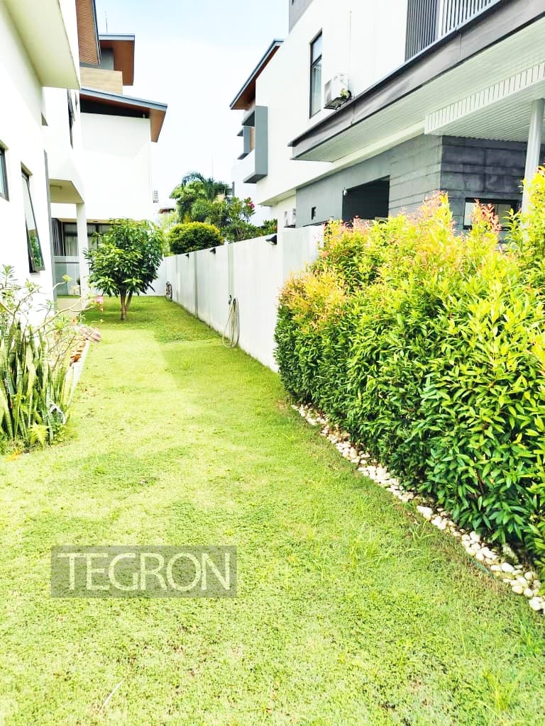Teg Ron Kota Kemuning 3sty Bungalow - photo 3