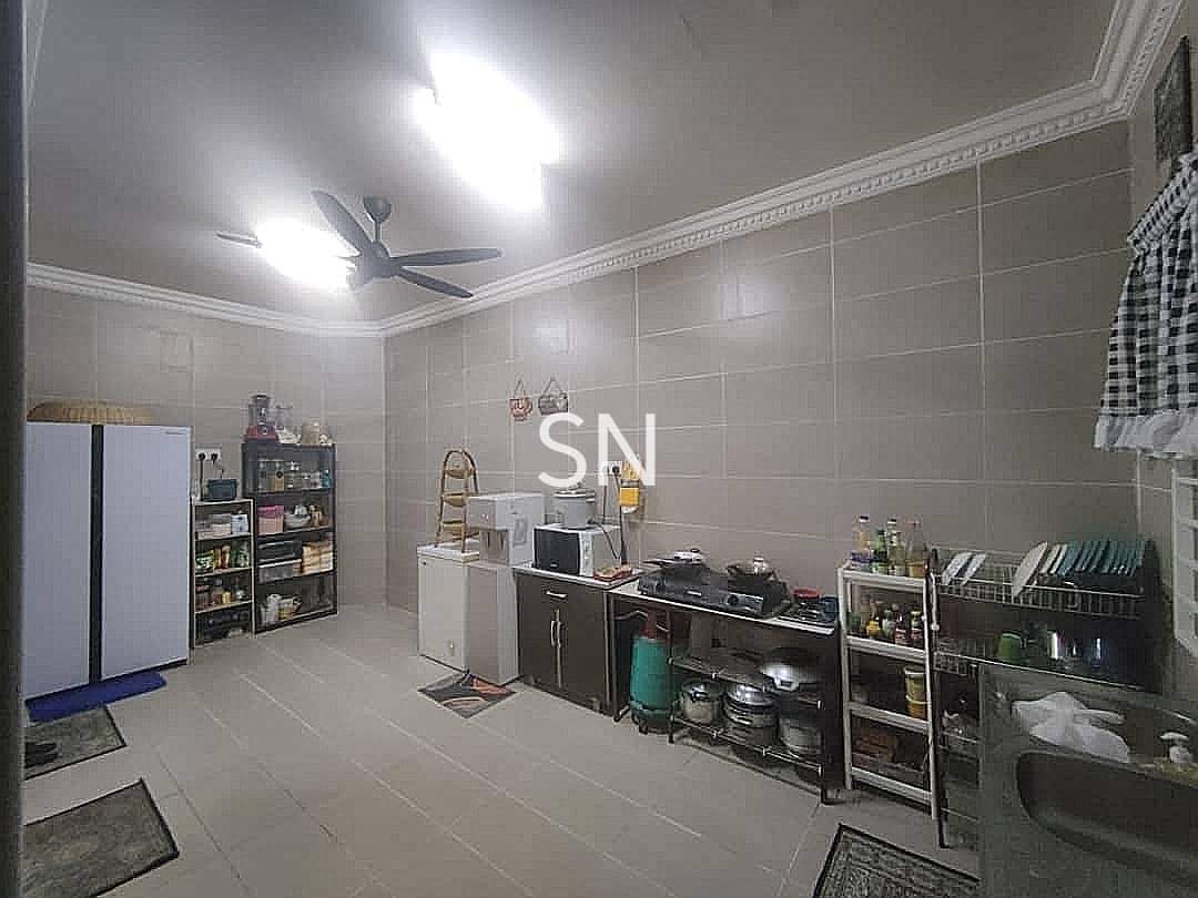 SN 3 Storey House Anjung Sari - photo 9