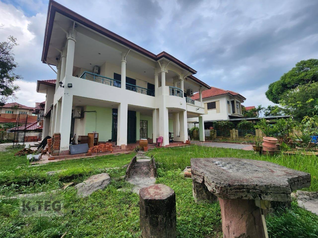 Kim Kota Kemuning 2 sty Corner Bungalow - photo 4