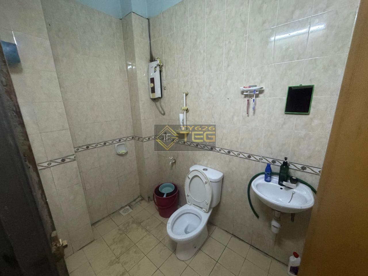 Ah Lai Mutiara Bukit Raja 1 sty - photo 9