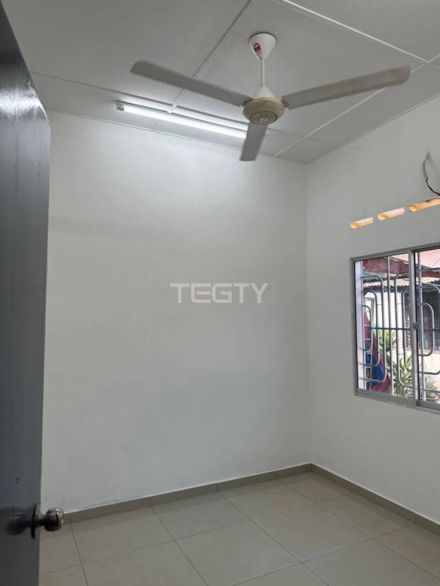 ah lai telok panglima garang 1sty house - photo 4