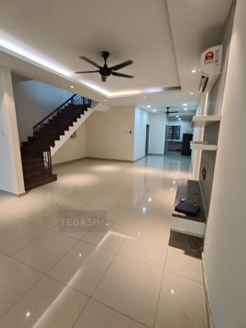 Teg Ash Cogan Bukit Raja 2 sty Endlot - photo 2