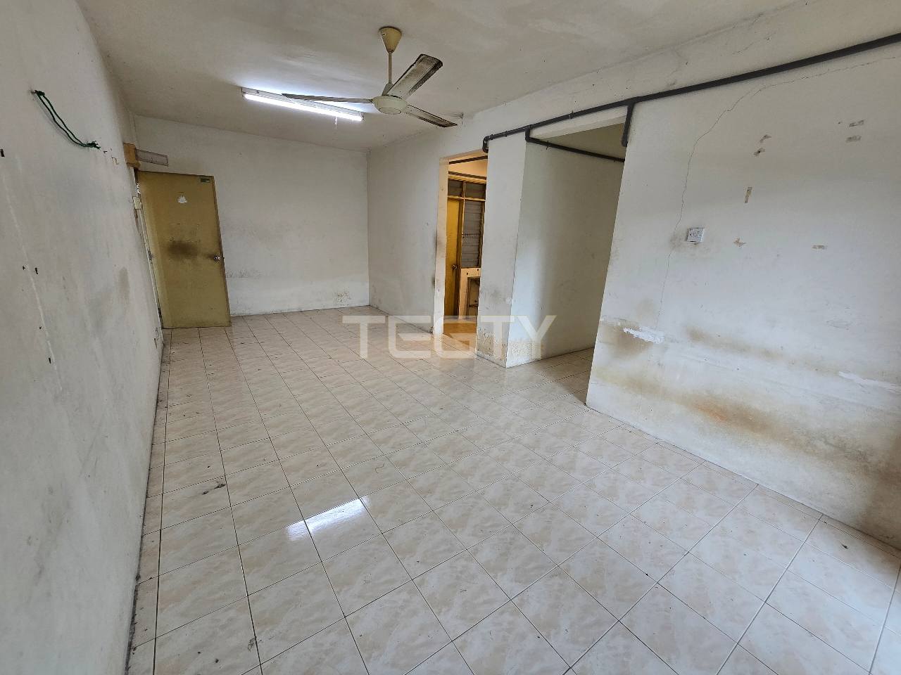 Ah Lai Sri Bayu Apartment - photo 3