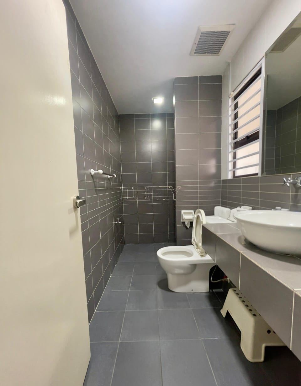 Ah Lai Avani Bukit Raja 2 sty - photo 8