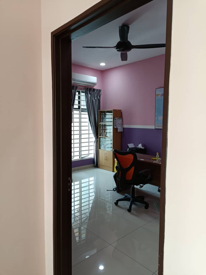 2 Storey Superlink, End Lot, Bandar Damai Perdana - photo 4