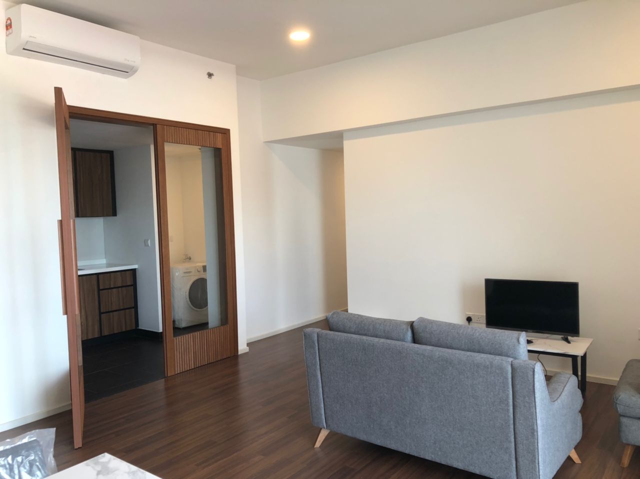 UNA Serviced Apartment - photo 2