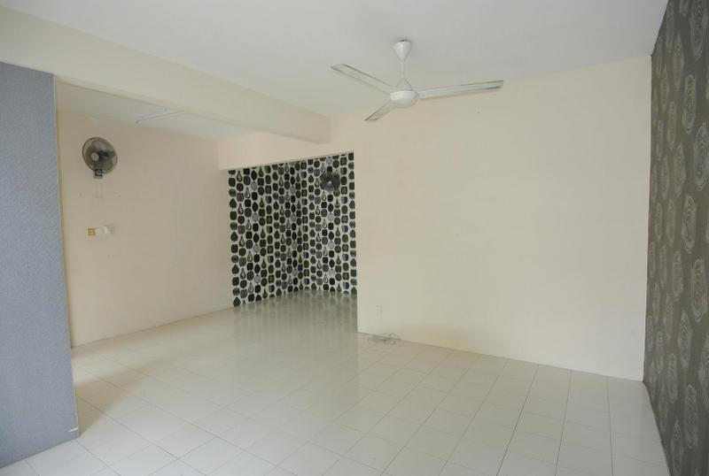 FACING OPEN 2sty Ukay Bistari Ukay Perdana Ampang - photo 2