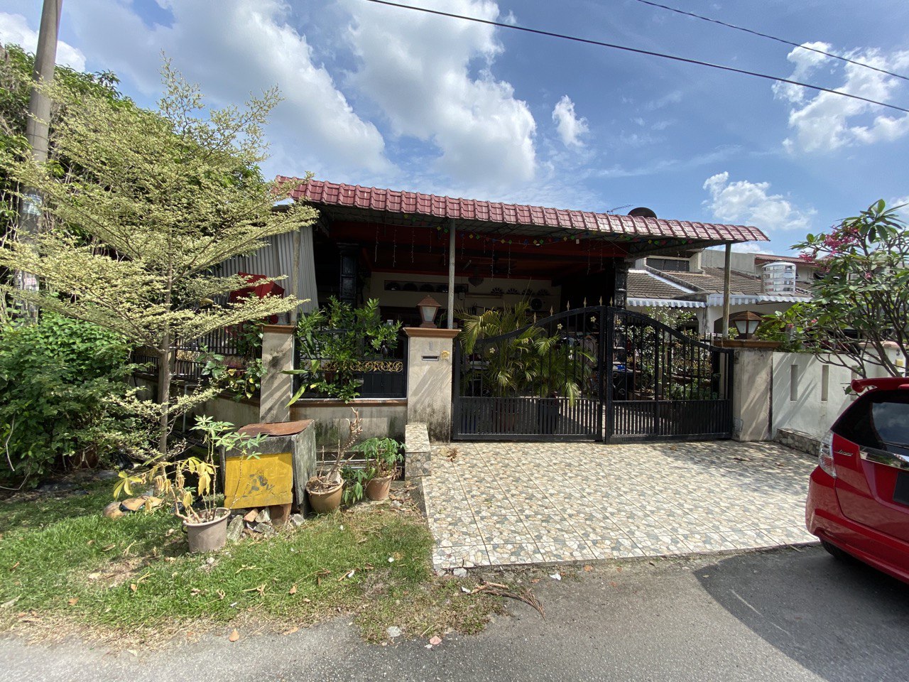 RENOVATED 1 Storey Terrace CORNER LOT Pandan Jaya