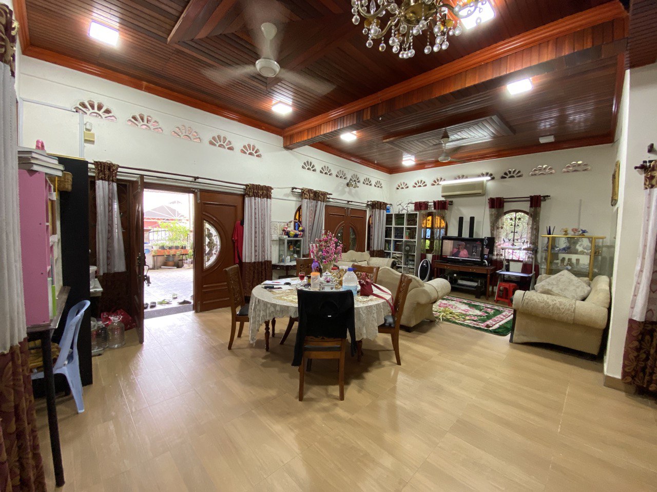 RENOVATED 1 Storey Terrace CORNER LOT Pandan Jaya - photo 3