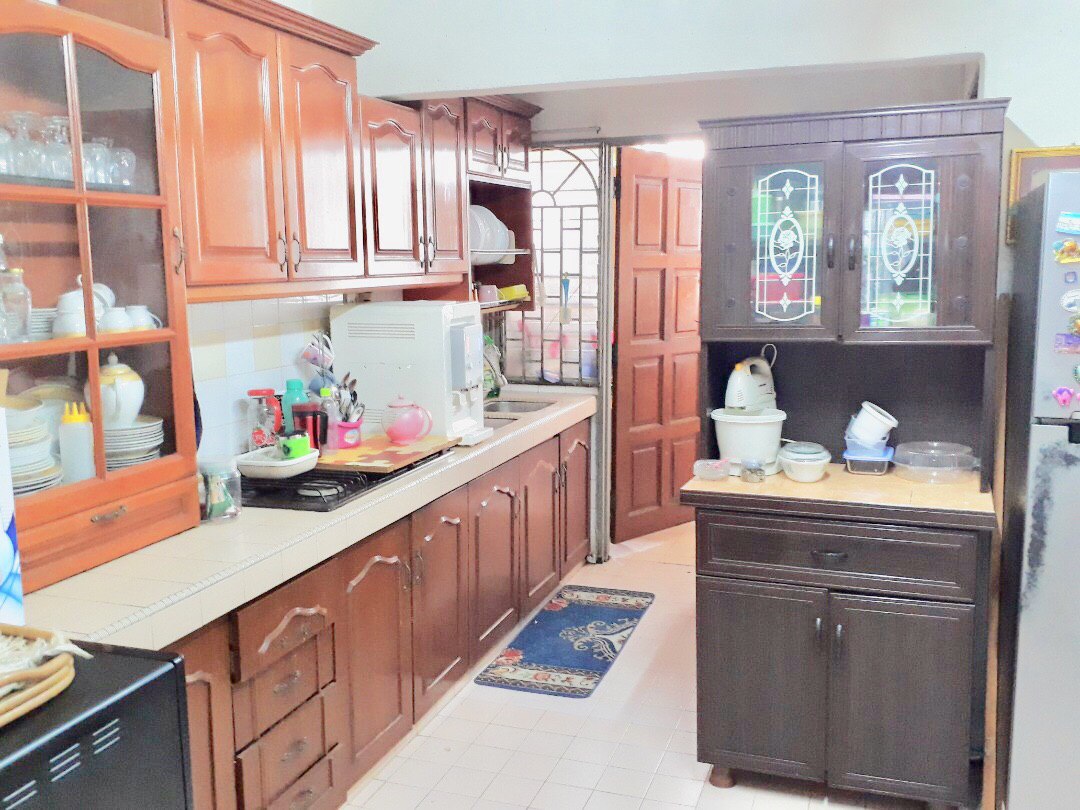 RENOVATED End Lot 2 Storey Taman Bukit Indah - photo 2