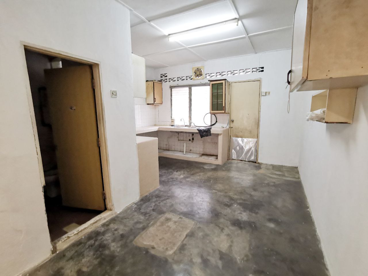 Double Storey Terrace Housr Jalan J Taman Melawati - photo 3