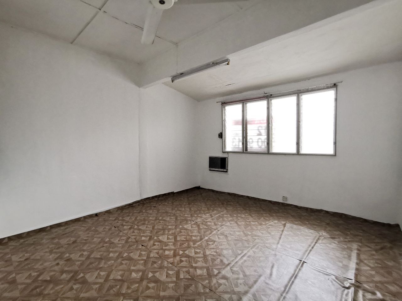 Double Storey Terrace Housr Jalan J Taman Melawati - photo 6