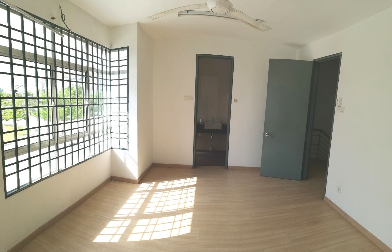 DOUBLE STOREY TERRACE TTDI GROVE KAJANG - photo 1