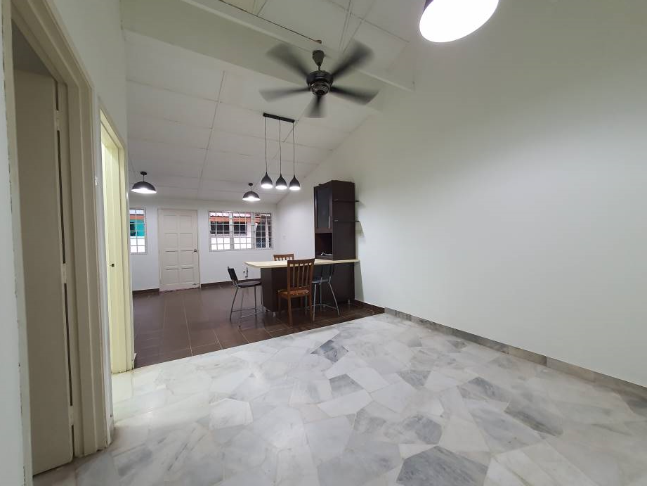 Taman Mawar, Taman Kinrara Seksyen 5 - photo 4