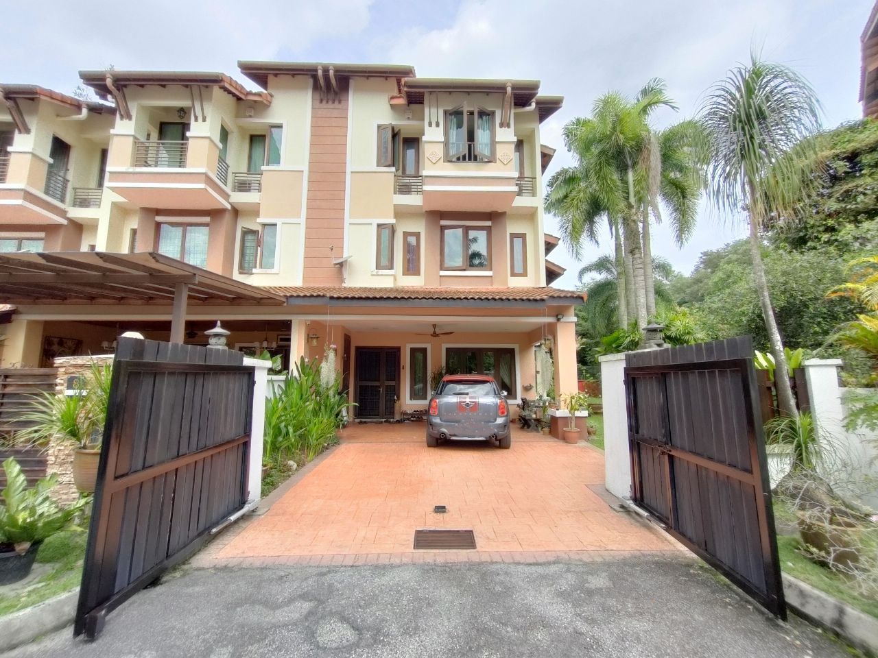 Taman Puncak Bukit Utama