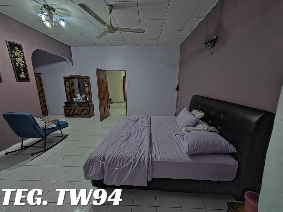 650k Taman Bayu Emas Port Klang 2Sty 22x70 4R3B - photo 2