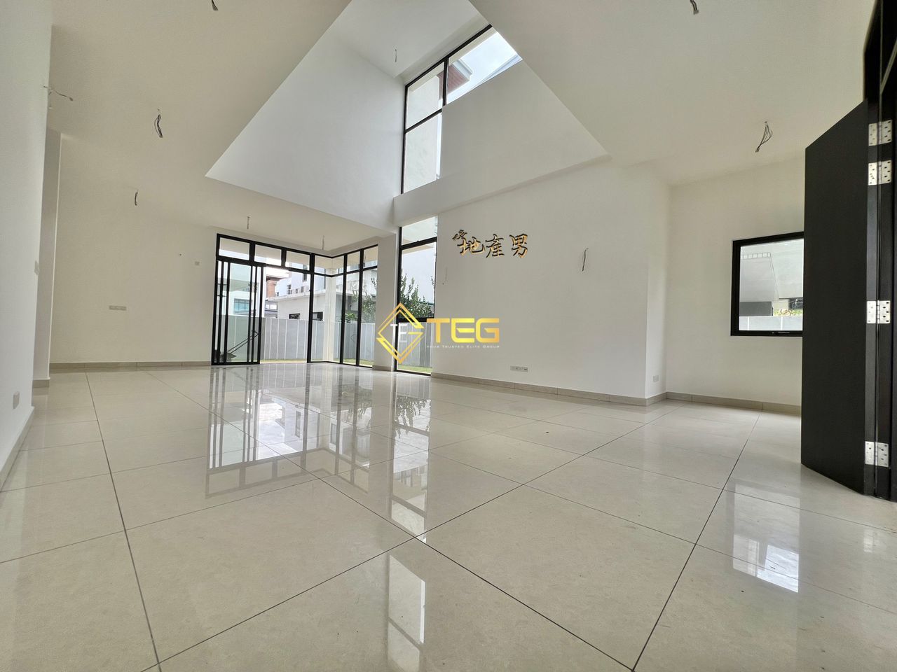 2 5mil Long Branch Residence 3Sty Bung 4682SF 5R9B - photo 3