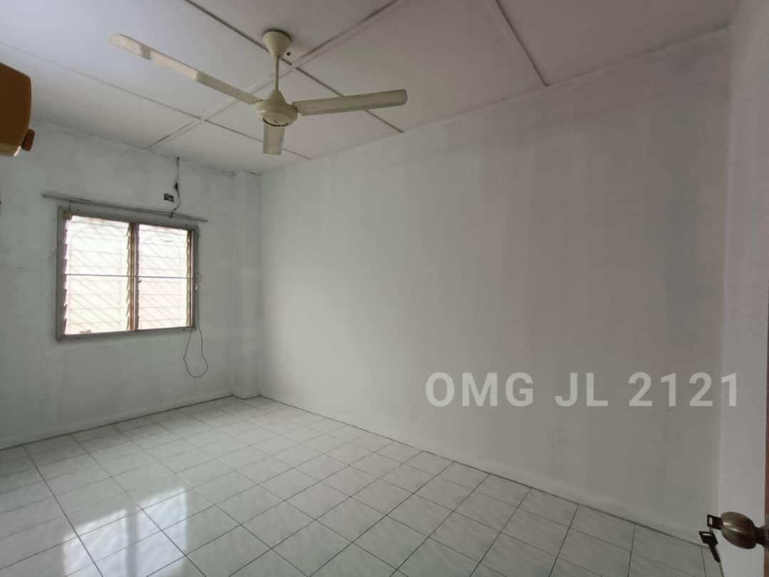580k Bukit Tinggi 1 Klang 2Sty 18x65 - photo 2